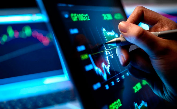 Benefits and Risks of Using A Trading Platform or Software